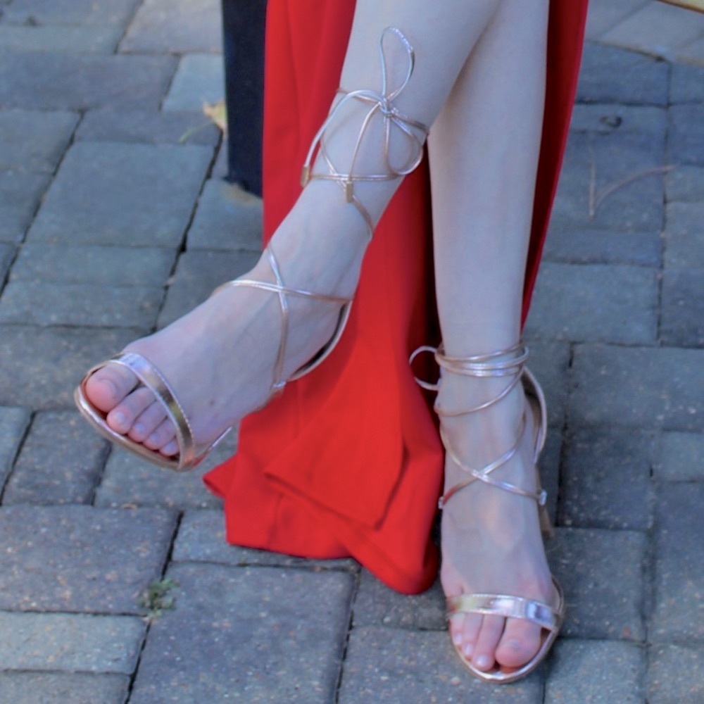 Strappy heels✨